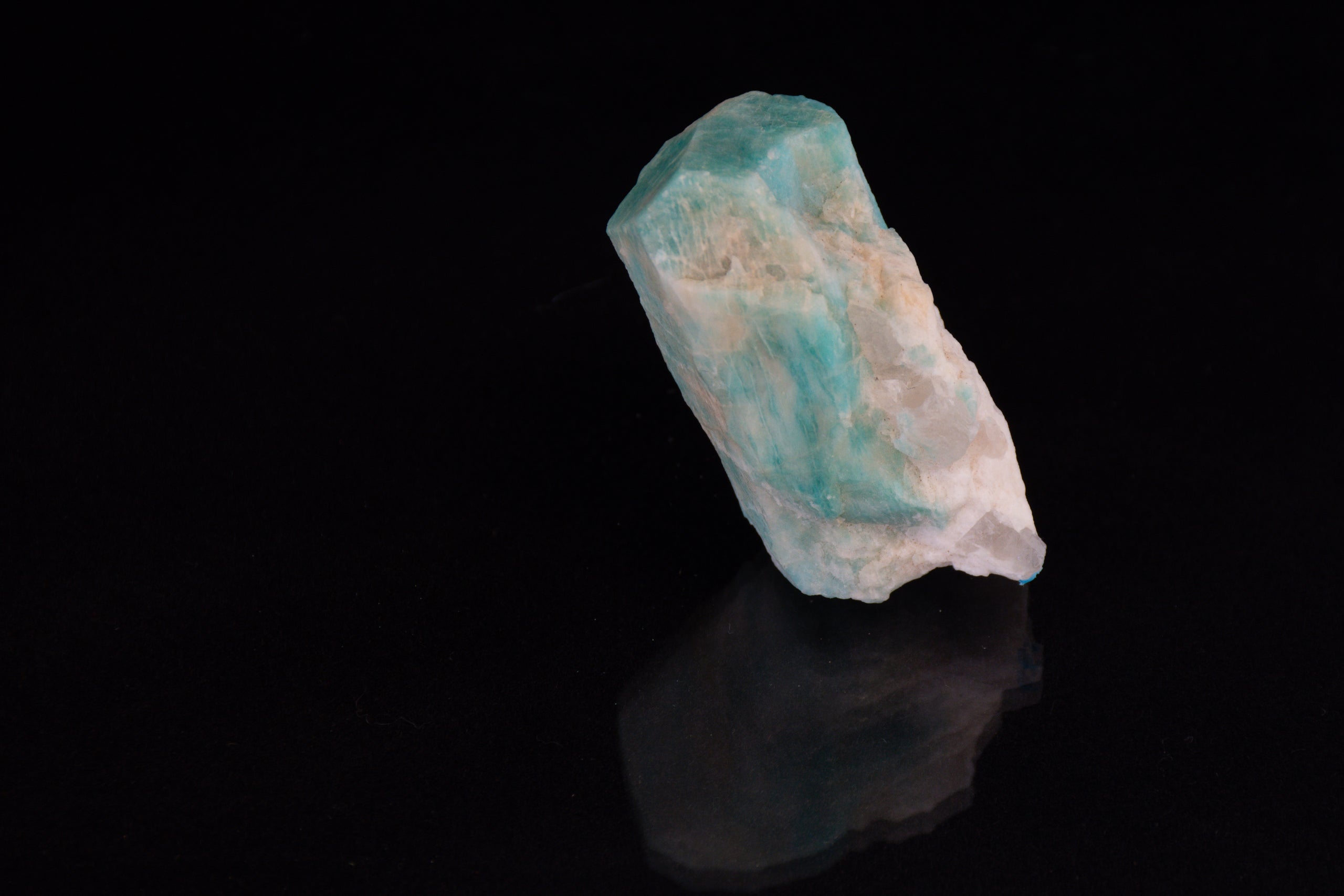 Amazonite natural crystal stone from Colorado popular - 20gm / 31mm x 24mm x 19mm (F90437) structure minerals